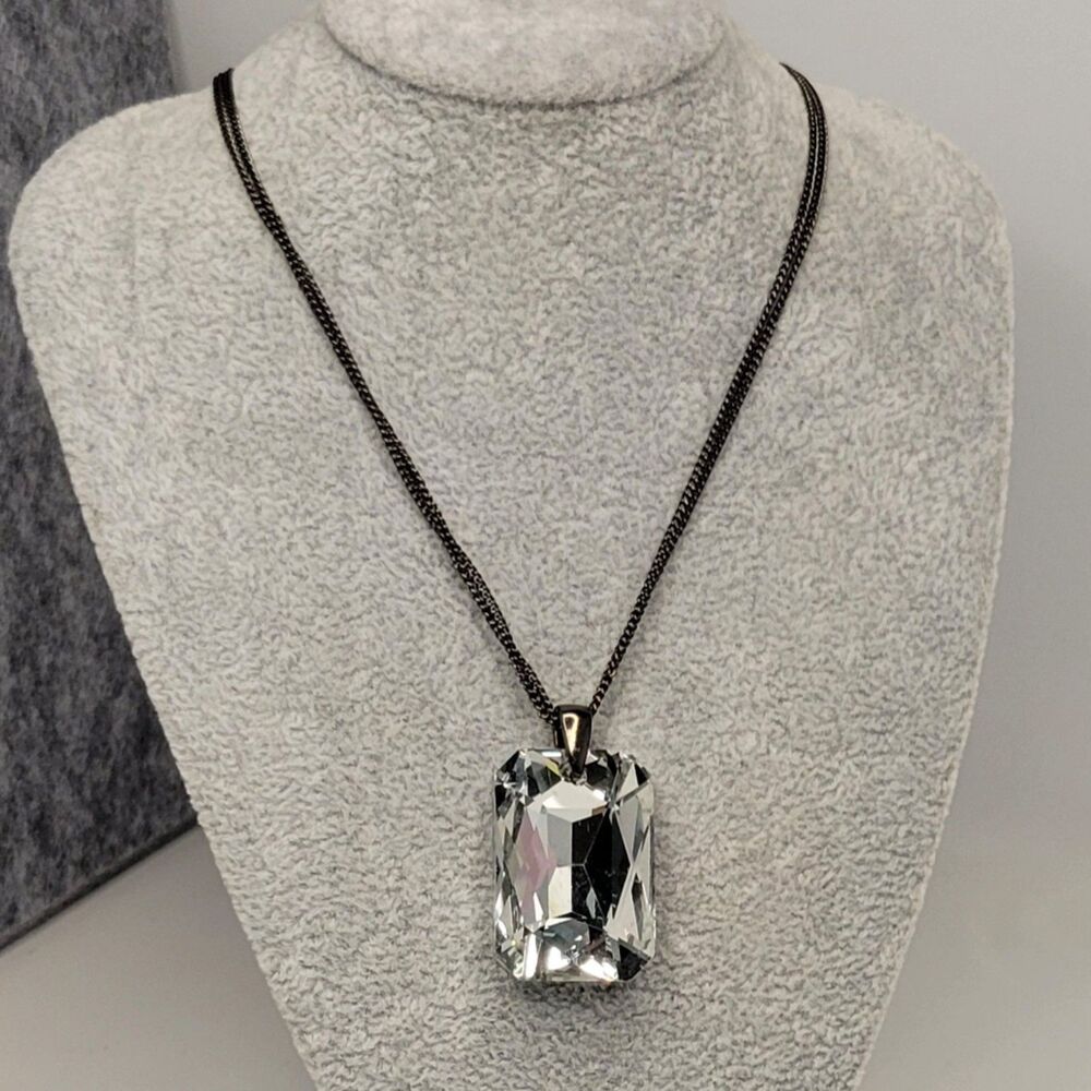 New! Kenneth Cole Necklace